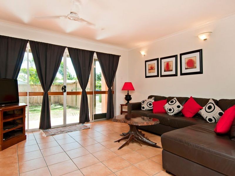 15 Bamboo Street, Holloways Beach QLD 4878