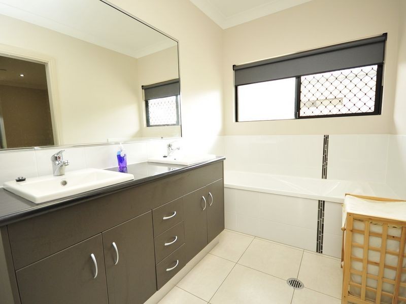 6 Edge Close, Kewarra Beach QLD 4879