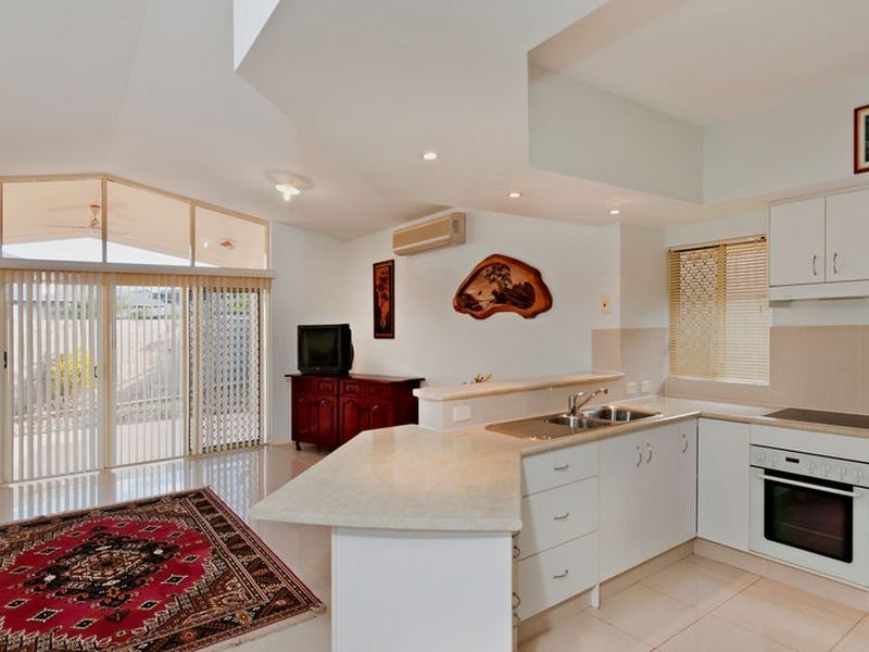 26 Oakblue Drive/1 Rosella Close, Mount Sheridan QLD 4868