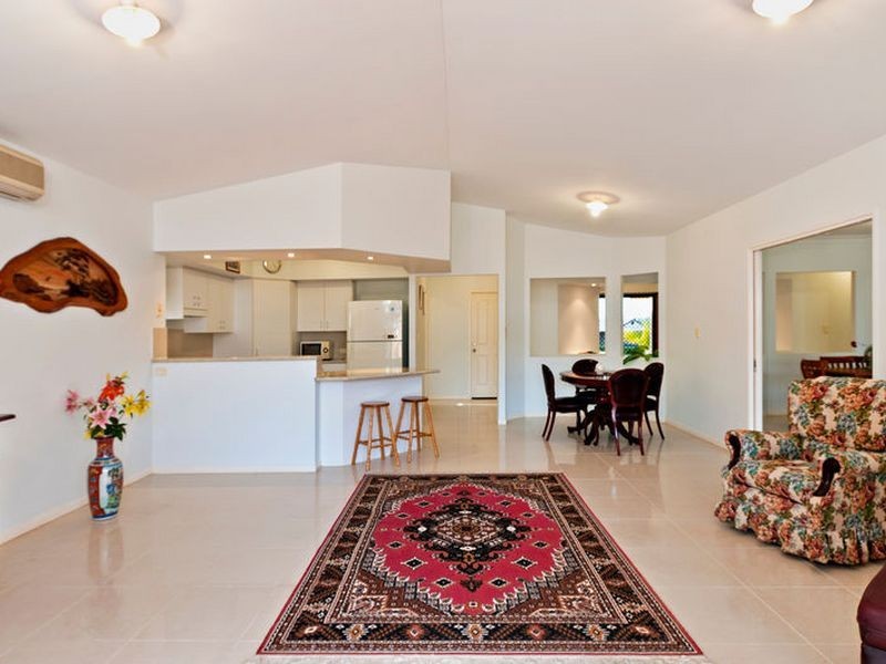 26 Oakblue Drive/1 Rosella Close, Mount Sheridan QLD 4868