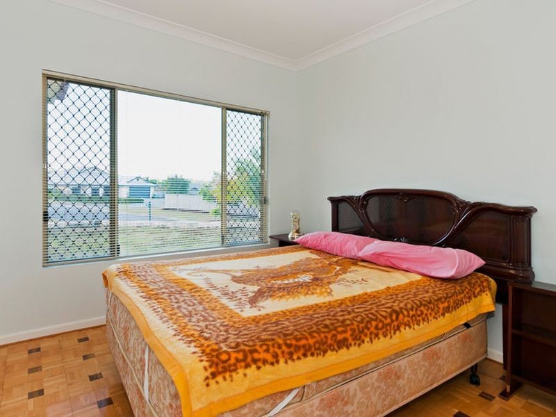 26 Oakblue Drive/1 Rosella Close, Mount Sheridan QLD 4868