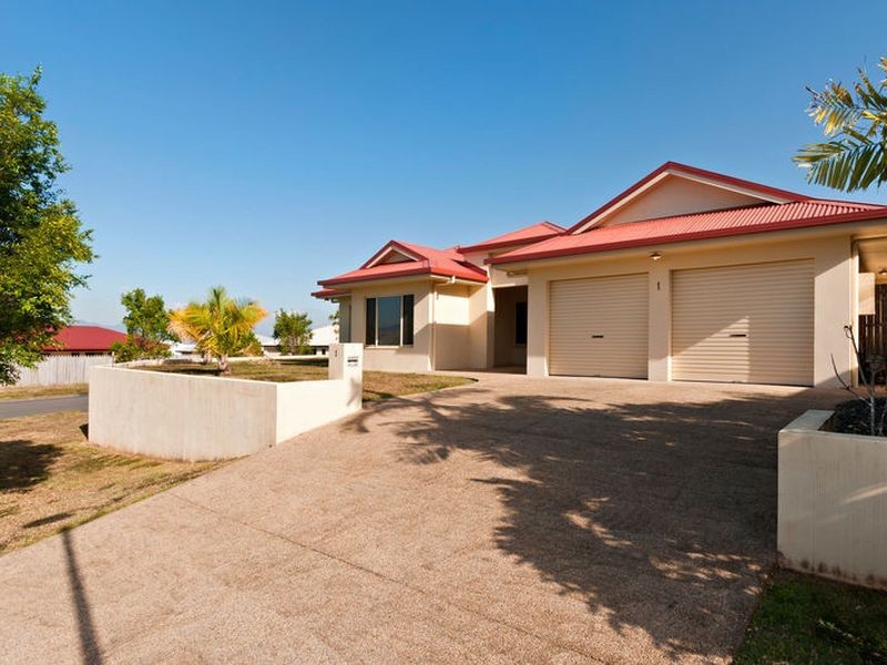 26 Oakblue Drive/1 Rosella Close, Mount Sheridan QLD 4868