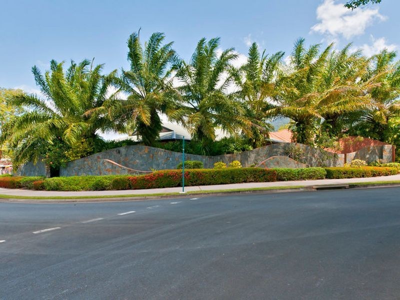 1 Red Peak Boulevard, Caravonica QLD 4878