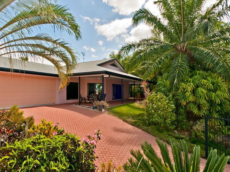 1 Red Peak Boulevard, Caravonica QLD 4878