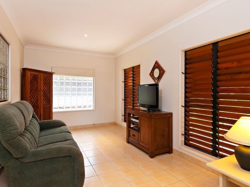 1 Red Peak Boulevard, Caravonica QLD 4878