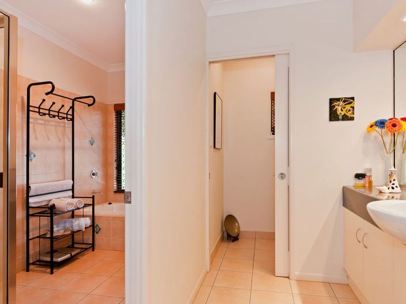 1 Red Peak Boulevard, Caravonica QLD 4878