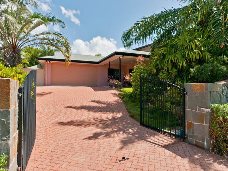 1 Red Peak Boulevard, Caravonica QLD 4878