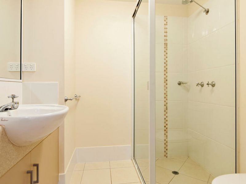 6/376 Severin Street, Parramatta Park QLD 4870