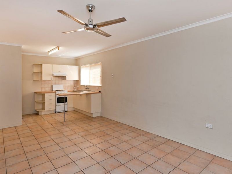 11/473 McCoombe Street, Mooroobool QLD 4870