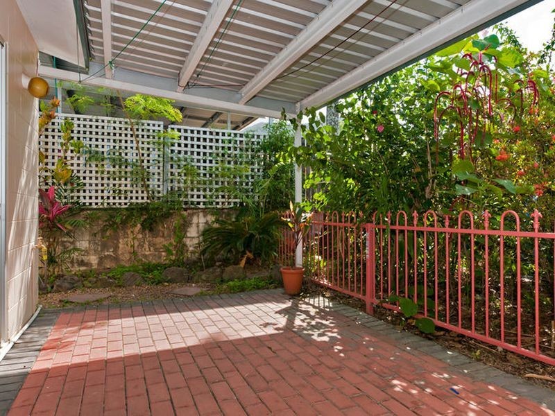 11/473 McCoombe Street, Mooroobool QLD 4870