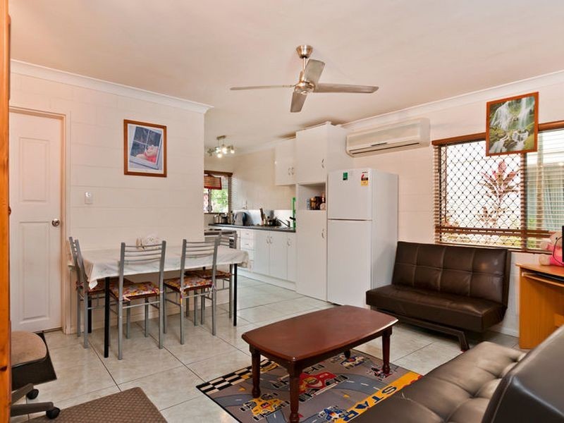 2/18 Curtin Street, Westcourt QLD 4870