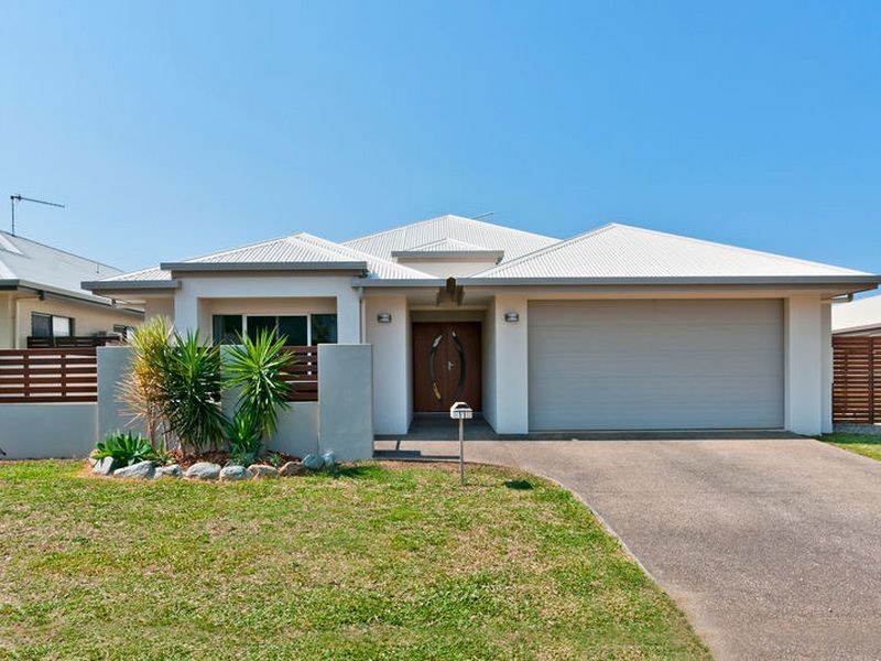 11 Botany Avenue, Redlynch QLD 4870