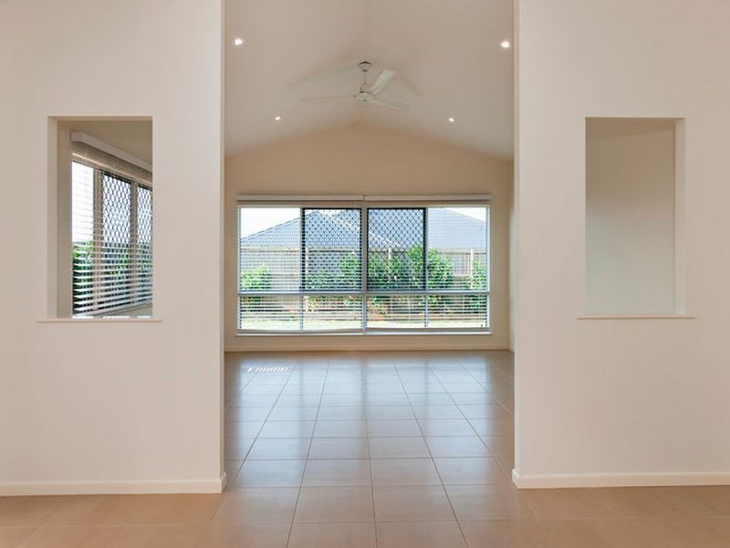 11 Botany Avenue, Redlynch QLD 4870