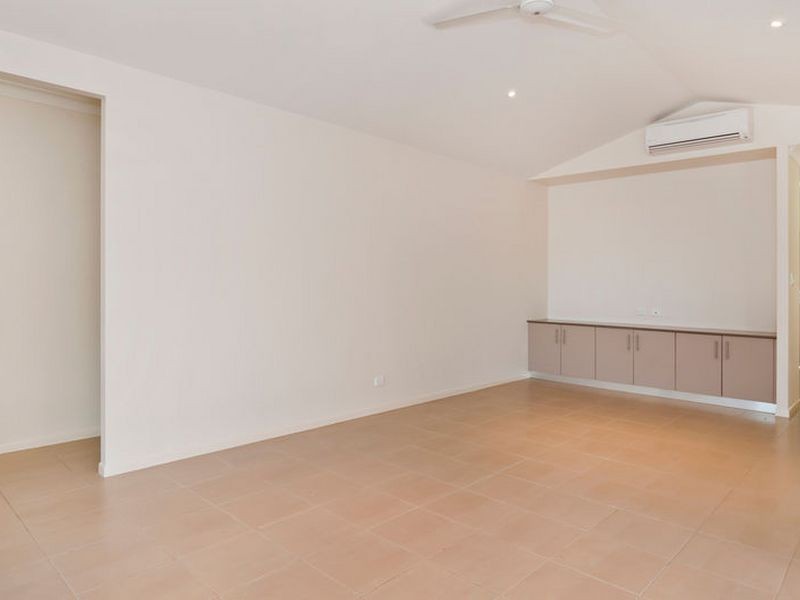 11 Botany Avenue, Redlynch QLD 4870