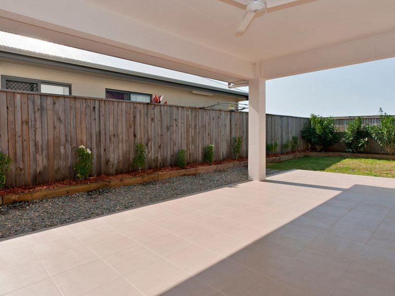 11 Botany Avenue, Redlynch QLD 4870