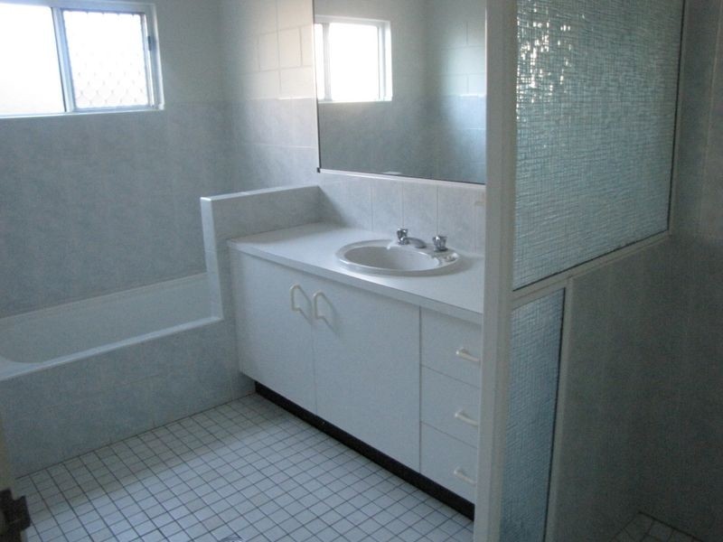 Bentley Park QLD 4869