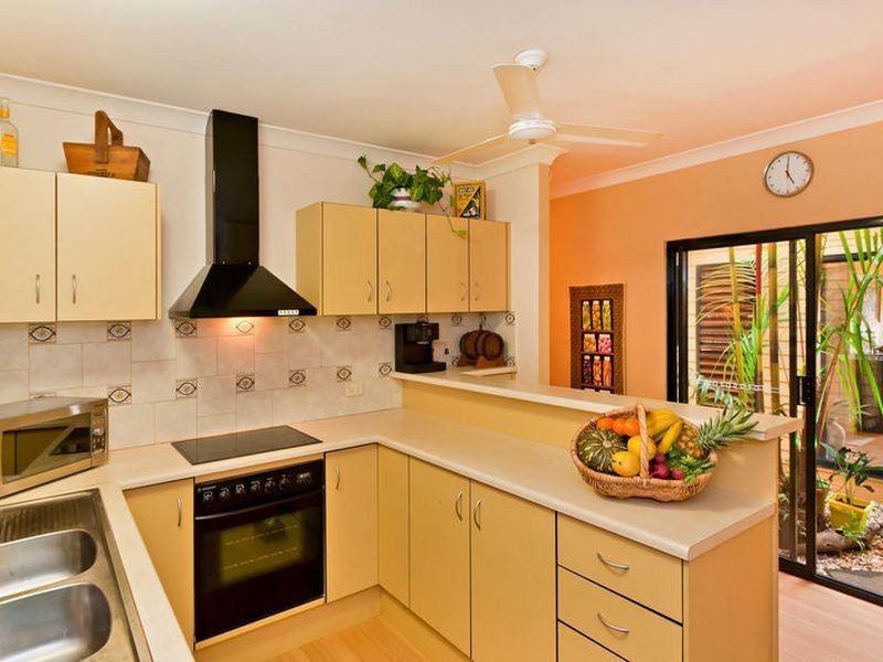 2 Greenford  Close, Brinsmead QLD 4870