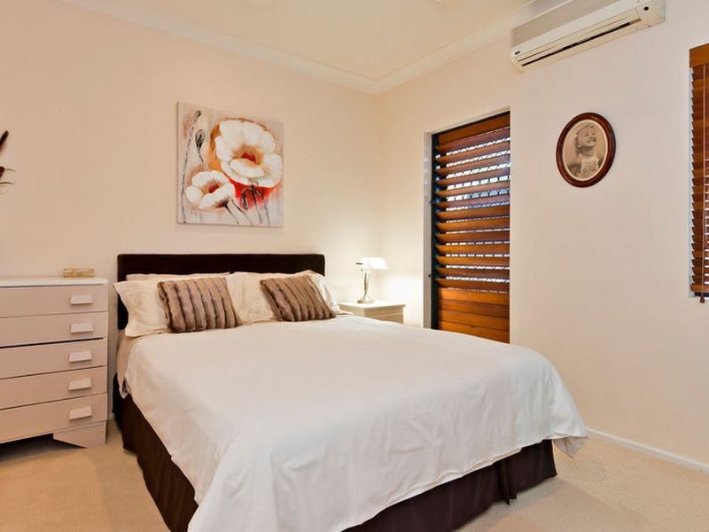 2 Greenford  Close, Brinsmead QLD 4870