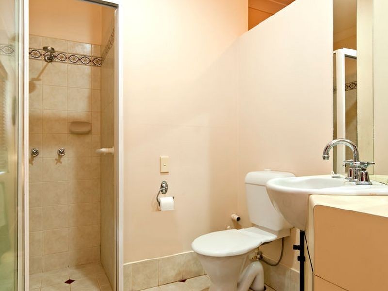 2 Greenford  Close, Brinsmead QLD 4870