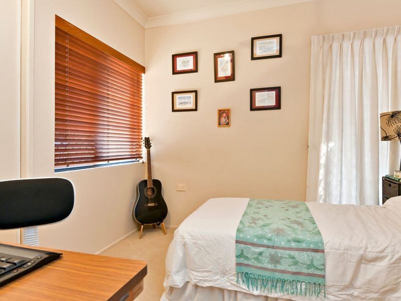 2 Greenford  Close, Brinsmead QLD 4870