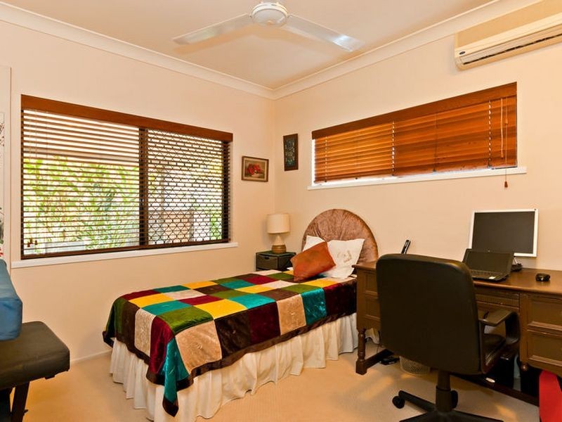 2 Greenford  Close, Brinsmead QLD 4870