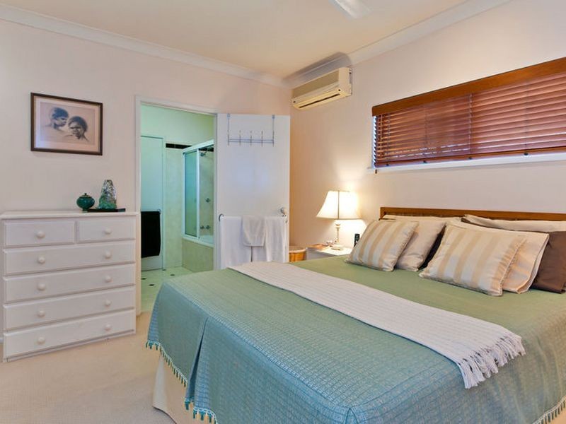 2 Greenford  Close, Brinsmead QLD 4870
