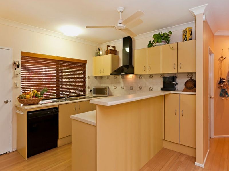2 Greenford  Close, Brinsmead QLD 4870