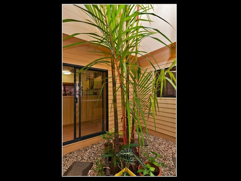 2 Greenford  Close, Brinsmead QLD 4870