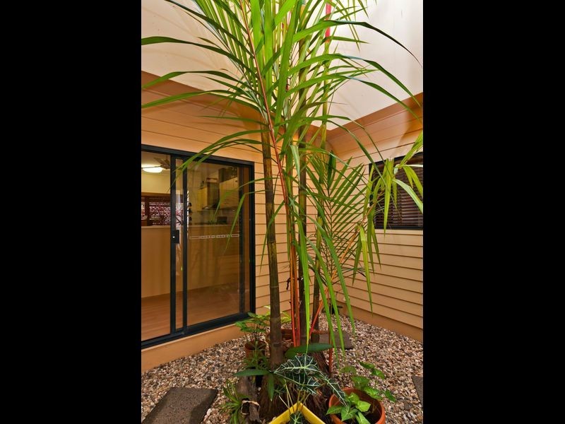 2 Greenford  Close, Brinsmead QLD 4870