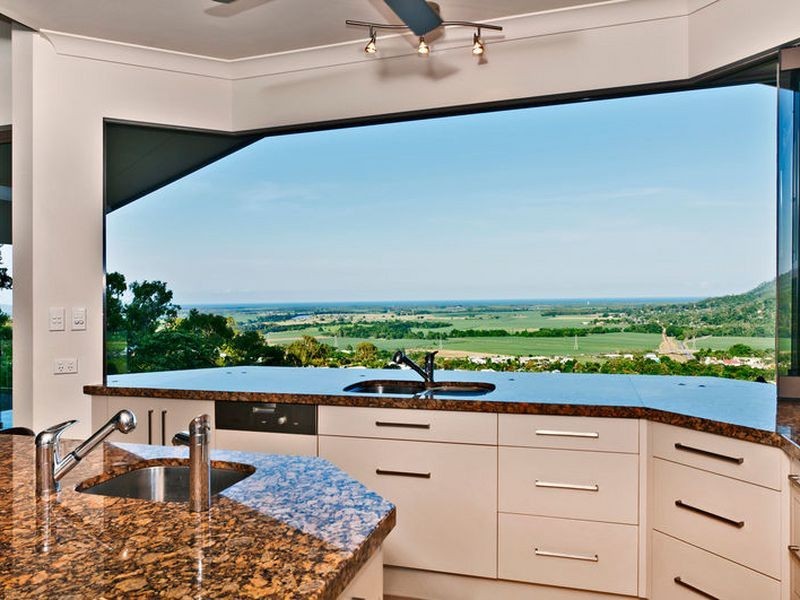 54 Buckinghamia Street, Redlynch QLD 4870