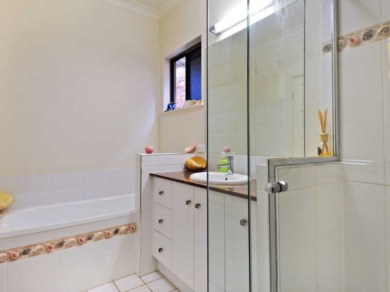 54 Buckinghamia Street, Redlynch QLD 4870