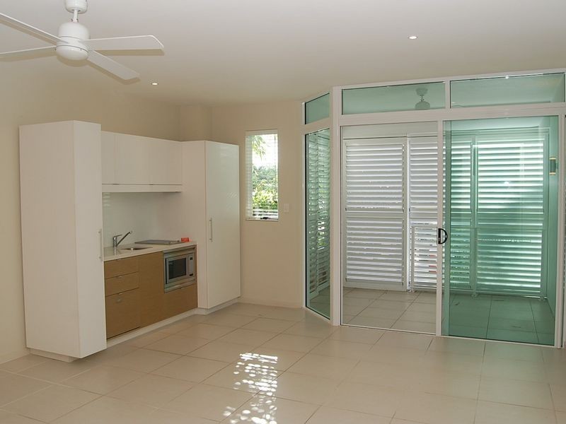 3/201 Lake Street, Aeroglen QLD 4870