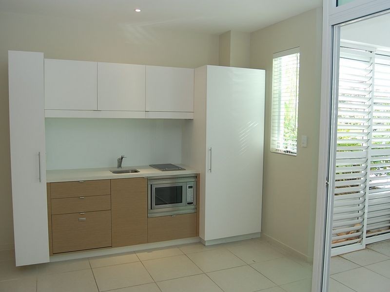 3/201 Lake Street, Aeroglen QLD 4870