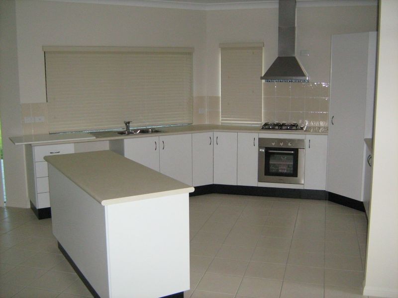 5 Calvert Close, Bentley Park QLD 4869