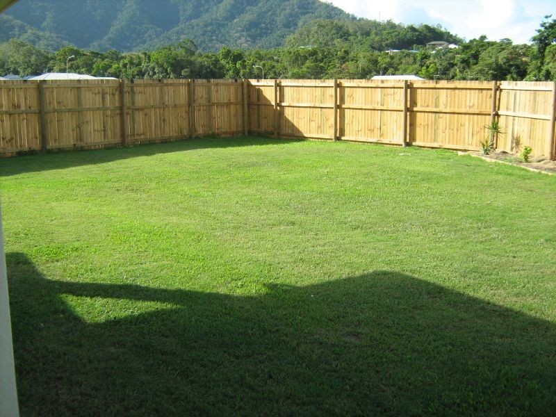 5 Calvert Close, Bentley Park QLD 4869