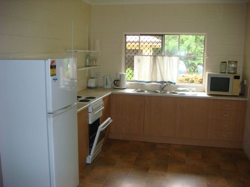 1/13-17 Oyster Court, Trinity Beach QLD 4879