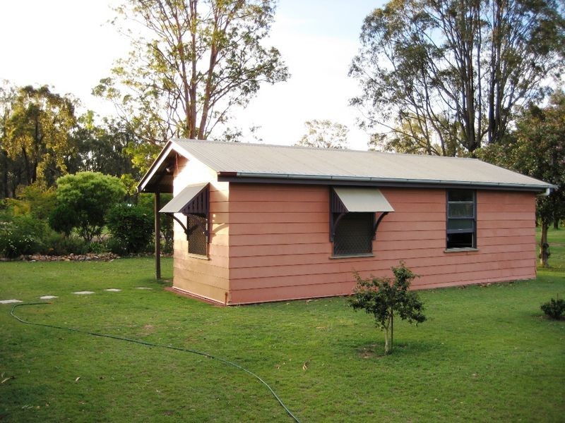 12 Lysdale Road, Wondai QLD 4606