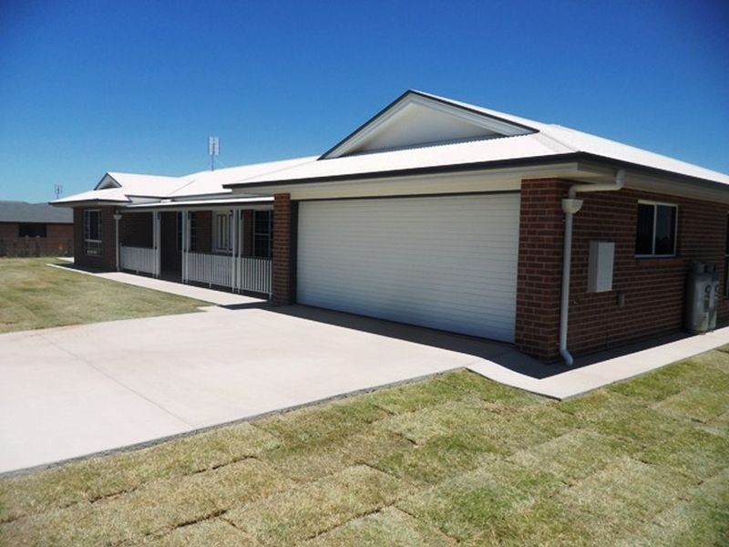 98-100 Rosella Parade, Kingaroy QLD 4610