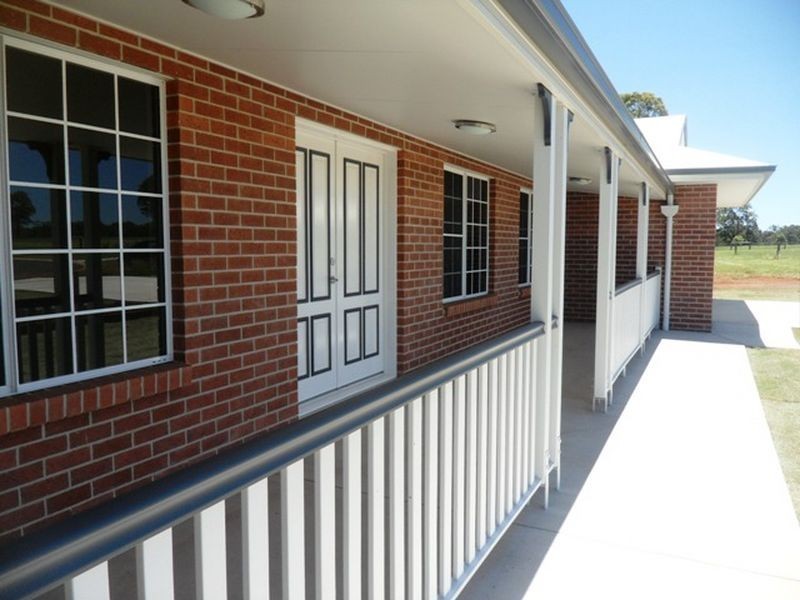 98-100 Rosella Parade, Kingaroy QLD 4610