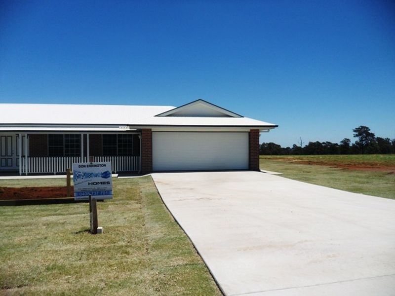 98-100 Rosella Parade, Kingaroy QLD 4610