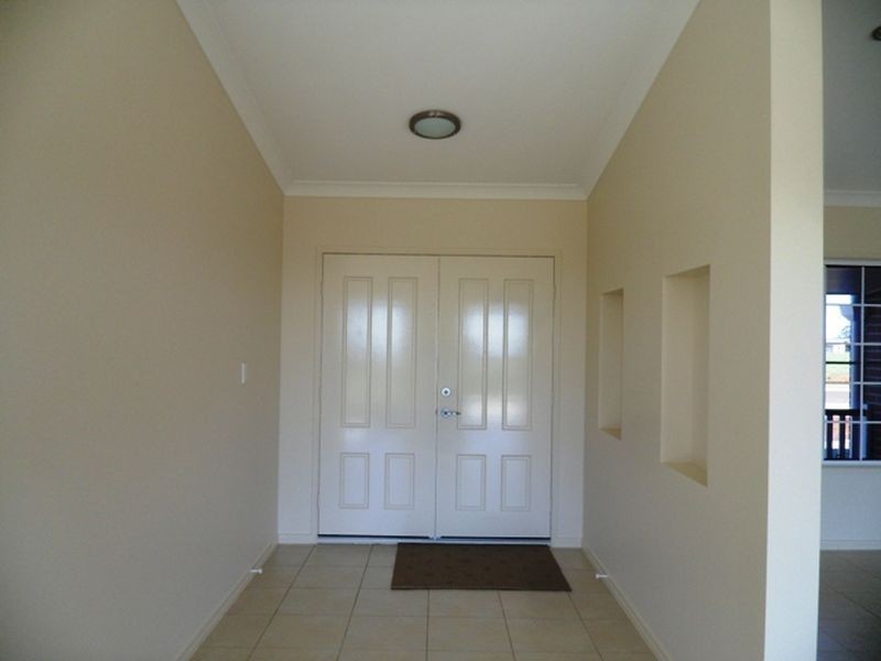 98-100 Rosella Parade, Kingaroy QLD 4610