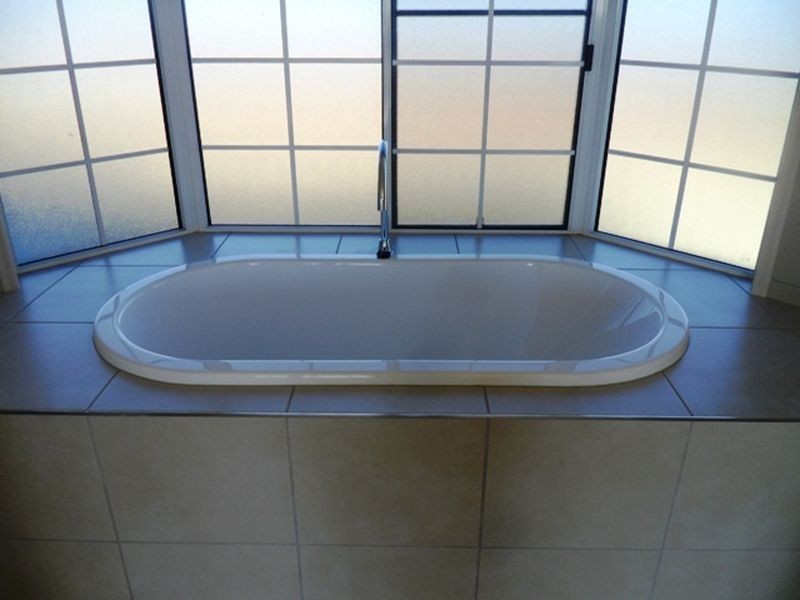 98-100 Rosella Parade, Kingaroy QLD 4610