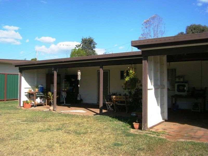 22 Henry Street, Kingaroy QLD 4610