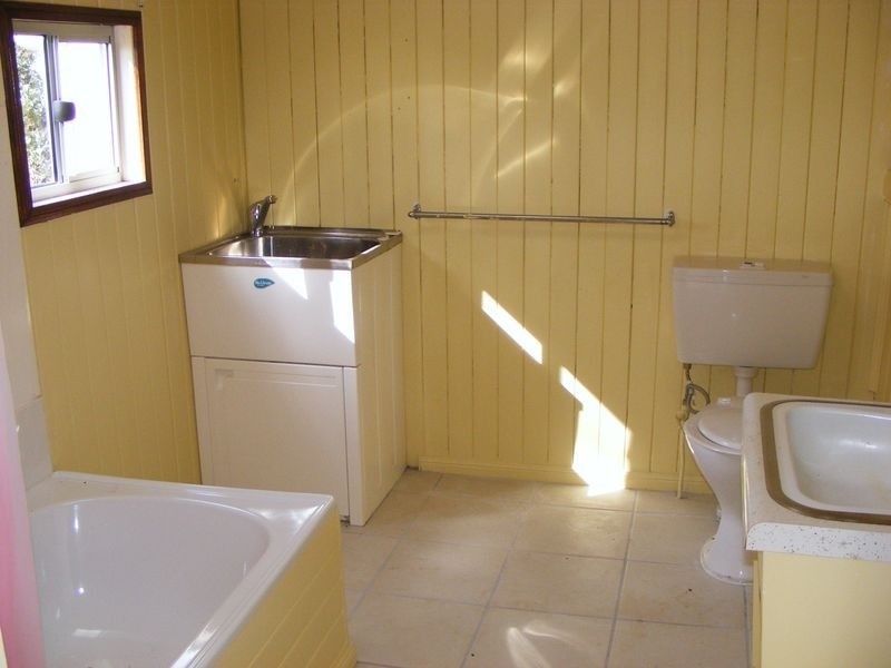 49 Count Street, Memerambi QLD 4610