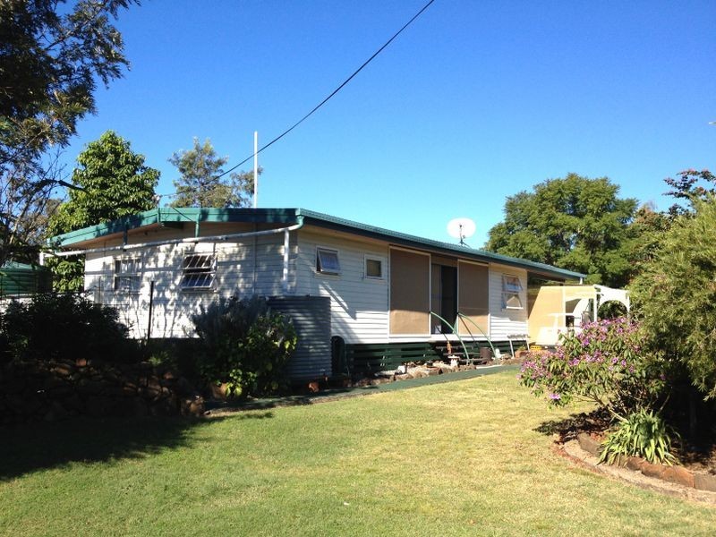 121 Lilian Avenue, Ellesmere QLD 4610