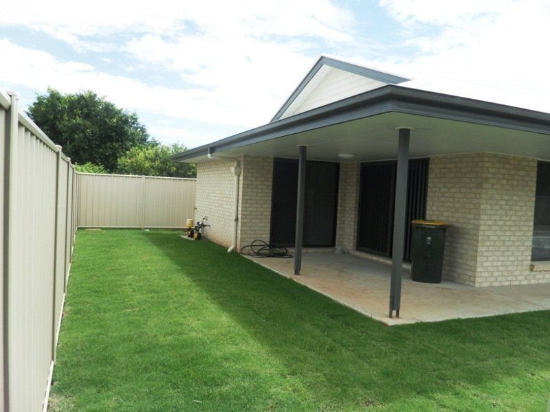 2/13 Dell Court, Kingaroy QLD 4610