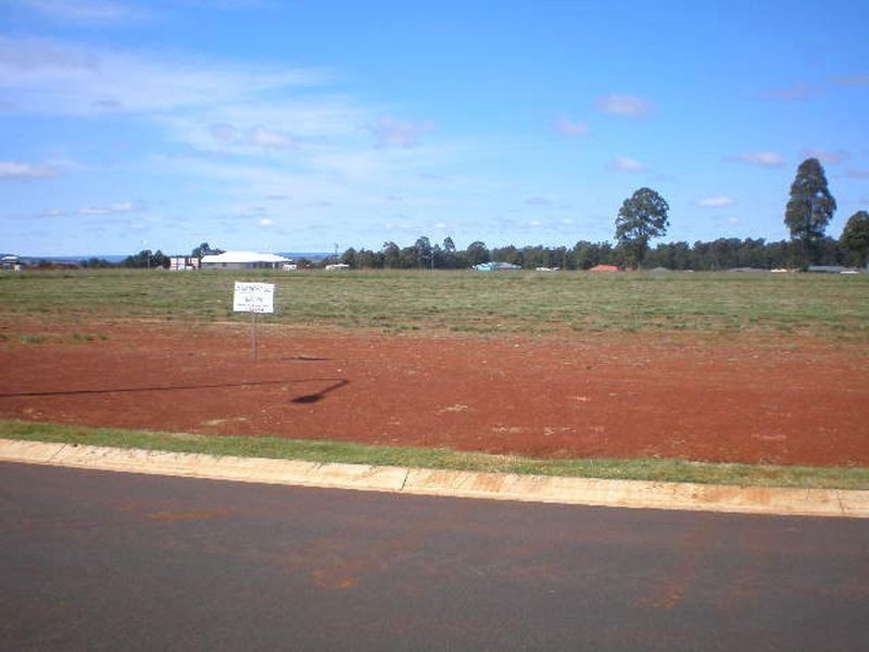 57 – 59 Rosella Parade, Kingaroy QLD 4610