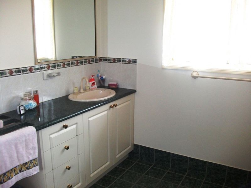 35 Windsor Circle, Kingaroy QLD 4610