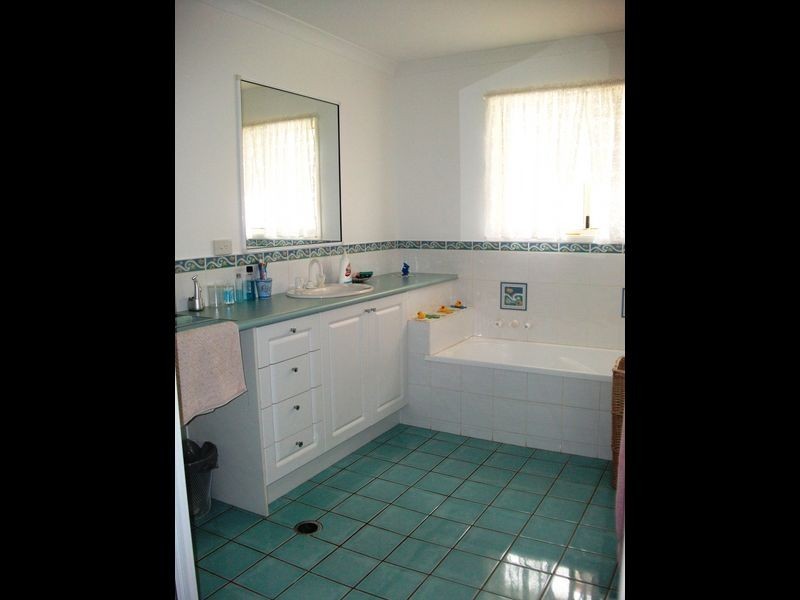 35 Windsor Circle, Kingaroy QLD 4610