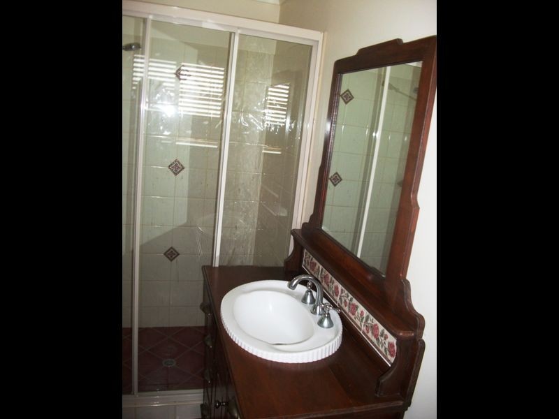 2 Sonaree Drive, Kingaroy QLD 4610